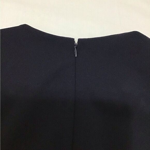 Calvin Klein Sleeveless Crew Neck Belted Scuba Crepe Crop Jumpsuit Size 2 - Picture 13 of 13